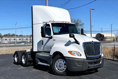 International LT625 Day Cab Truck - A26 400HP, 12 Speed