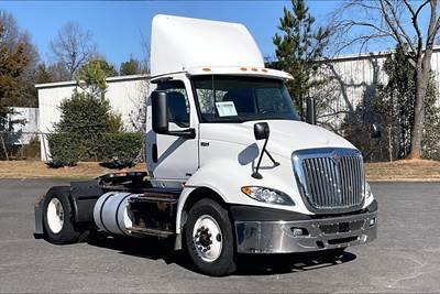 International RH613 4x2 Day Cab Truck - A26 430HP, 10 Speed