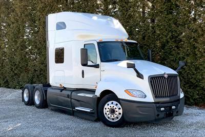 International LT625 Sleeper Semi Truck - 73" Raised Roof Sleeper, Cummins 400HP, 12 Speed