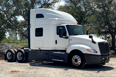 International LT625 Sleeper Semi Truck - 73" Raised Roof Sleeper, Cummins 400HP, 12 Speed