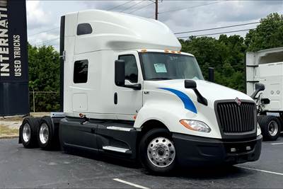 International LT625 Sleeper Semi Truck - 73" Raised Roof Sleeper, Cummins 400HP, 12 Speed
