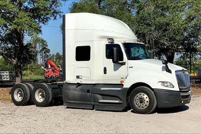 International LT625 Sleeper Semi Truck - 56" Hi Rise Sleeper, Cummins 400HP, 12 Speed