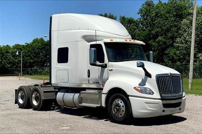 International LT625 Sleeper Semi Truck - 73" Hi Rise Sleeper, A26 450HP, 12 Speed