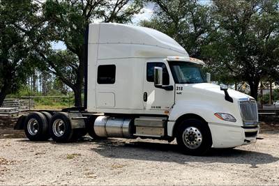 International LT625 Sleeper Semi Truck - 73" Hi Rise Sleeper, A26 450HP, 12 Speed