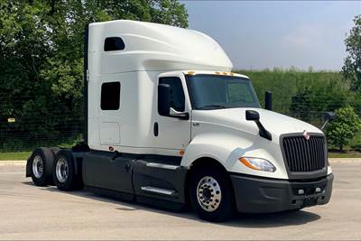 International LT625 Sleeper Semi Truck - 73" Raised Roof Sleeper, Cummins 400HP, 12 Speed