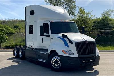 International LT625 Sleeper Semi Truck - 73" Raised Roof Sleeper, Cummins 400HP, 12 Speed
