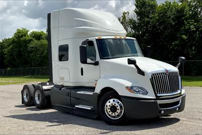 International LT625 Sleeper Semi Truck - 56" Hi Rise Sleeper, A26 400HP, 12 Speed