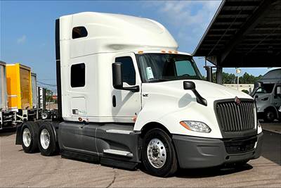 International LT625 Sleeper Semi Truck - 73" Raised Roof Sleeper, Cummins 450HP, 12 Speed