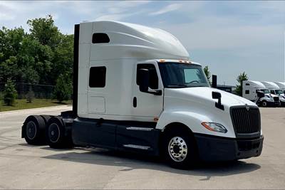 International LT625 Sleeper Semi Truck - 73" Raised Roof Sleeper, Cummins 400HP, 12 Speed