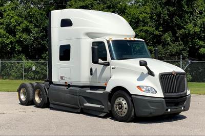 International LT625 Sleeper Semi Truck - 73" Raised Roof Sleeper, Cummins 450HP, 12 Speed