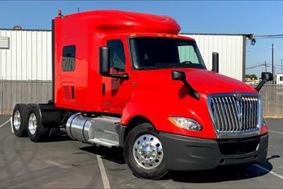 International LT625 Sleeper Semi Truck - 73" Hi Rise Sleeper, Cummins 400HP, 12 Speed