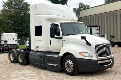 International LT625 Sleeper Semi Truck - 56" Hi Rise Sleeper, Cummins 400HP, 12 Speed