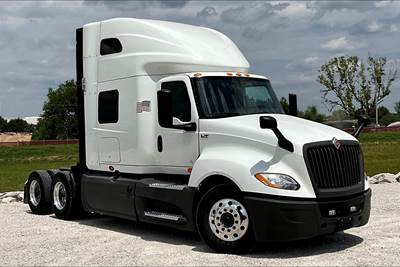 International LT625 Sleeper Semi Truck - 73" Raised Roof Sleeper, Cummins 400HP, 12 Speed