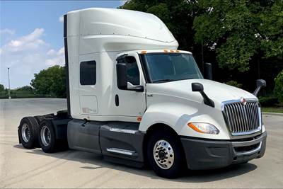 International LT625 Sleeper Semi Truck - 56" Hi Rise Sleeper, Cummins 400HP, 12 Speed