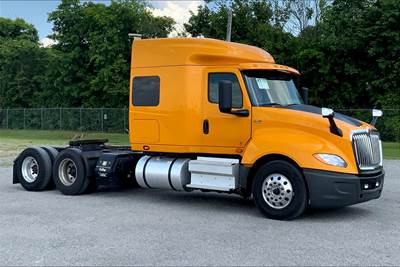 International LT625 Sleeper Semi Truck - 73" Hi Rise Sleeper, Cummins 450HP, 10 Speed