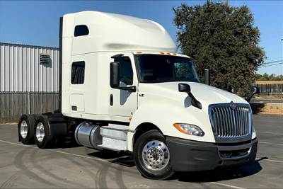 International LT625 Sleeper Semi Truck - 73" Raised Roof Sleeper, Cummins 400HP, 12 Speed
