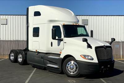 International LT625 Sleeper Semi Truck - 73" Raised Roof Sleeper, Cummins 500HP, 12 Speed