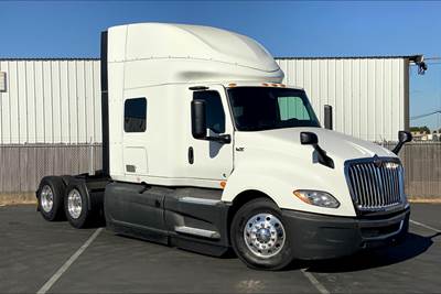 International LT625 Sleeper Semi Truck - 73" Raised Roof Sleeper, Cummins 400HP, 12 Speed