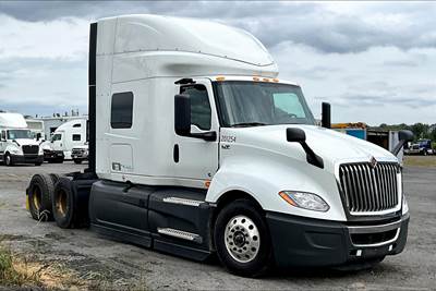 International LT625 Sleeper Semi Truck - 73" Raised Roof Sleeper, Cummins 400HP, 12 Speed