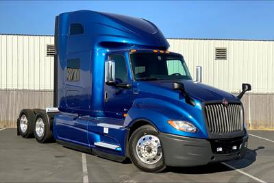 International LT625 Sleeper Semi Truck - 73" Raised Roof Sleeper, A26 400HP, 11 Speed