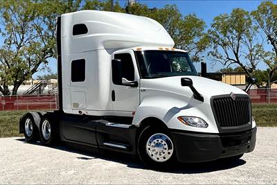 International LT625 Sleeper Semi Truck - 73" Raised Roof Sleeper, Cummins 450HP, 12 Speed