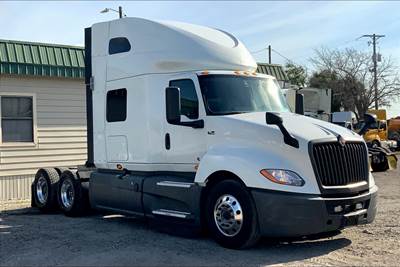 International LT625 Sleeper Semi Truck - 73" Raised Roof Sleeper, Cummins 400HP, 12 Speed