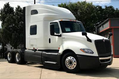 International LT625 Sleeper Semi Truck - 73" Raised Roof Sleeper, Cummins 450HP, 12 Speed