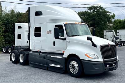 International LT625 Sleeper Semi Truck - 73" Raised Roof Sleeper, Cummins 400HP, 12 Speed