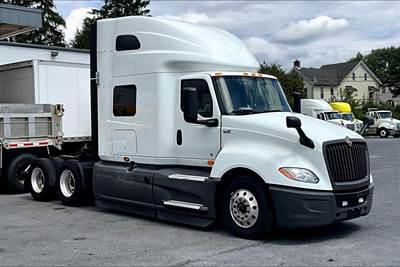 International LT625 Sleeper Semi Truck - 73" Raised Roof Sleeper, Cummins 400HP, 12 Speed