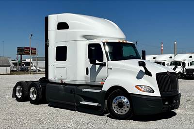 International LT625 Sleeper Semi Truck - 73" Raised Roof Sleeper, Cummins 400HP, 12 Speed