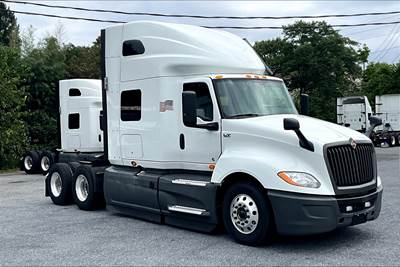 International LT625 Sleeper Semi Truck - 73" Raised Roof Sleeper, Cummins 400HP, 12 Speed