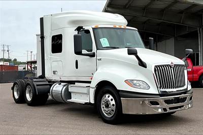 International LT625 Sleeper Semi Truck - 56" Hi Rise Sleeper, Cummins 400HP, 12 Speed