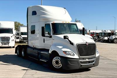 International LT625 Sleeper Semi Truck - 73" Raised Roof Sleeper, Cummins 450HP, 12 Speed