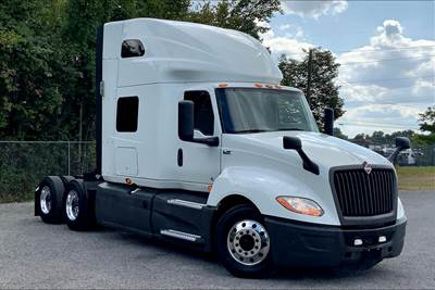 International LT625 Sleeper Semi Truck - 73" Raised Roof Sleeper, Cummins 400HP, 12 Speed
