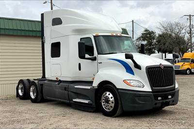 International LT625 Sleeper Semi Truck - 73" Raised Roof Sleeper, Cummins 400HP, 12 Speed