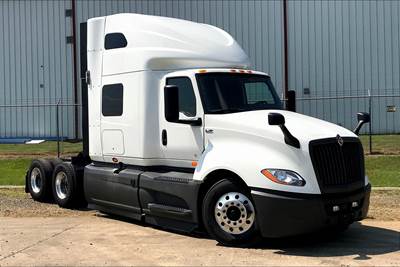 International LT625 Sleeper Semi Truck - 73" Raised Roof Sleeper, Cummins 400HP, 12 Speed