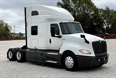 International LT625 Sleeper Semi Truck - 73" Raised Roof Sleeper, Cummins 400HP, 12 Speed