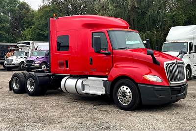 International LT625 Sleeper Semi Truck - 73" Hi Rise Sleeper, Cummins 400HP, 12 Speed