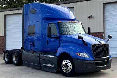 International LT625 Sleeper Semi Truck - 73" Raised Roof Sleeper, A26 450HP, 12 Speed