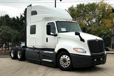 International LT625 Sleeper Semi Truck - 73" Raised Roof Sleeper, Cummins 400HP, 12 Speed