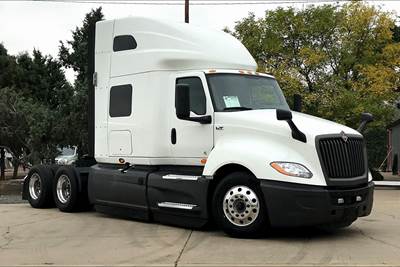 International LT625 Sleeper Semi Truck - 73" Raised Roof Sleeper, Cummins 400HP, 12 Speed