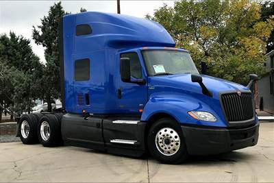 International LT625 Sleeper Semi Truck - 73" Raised Roof Sleeper, A26 450HP, 12 Speed