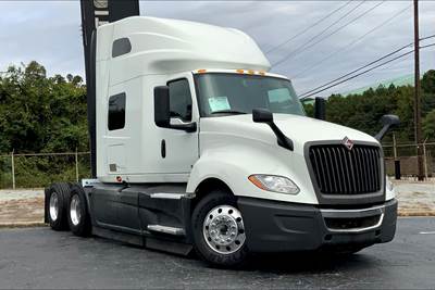 International LT625 Sleeper Semi Truck - 73" Raised Roof Sleeper, Cummins 450HP, 12 Speed