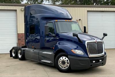International LT625 Sleeper Semi Truck - 73" Raised Roof Sleeper, Cummins 400HP, 12 Speed