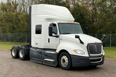 International LT625 Sleeper Semi Truck - 56" Hi Rise Sleeper, Cummins 400HP, 12 Speed