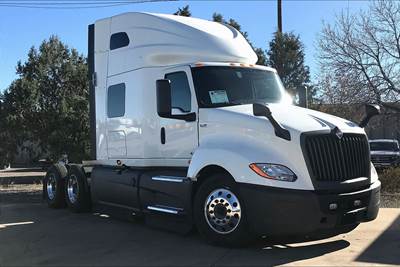 International LT625 Sleeper Semi Truck - 73" Raised Roof Sleeper, Cummins 400HP, 12 Speed