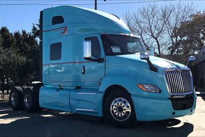International LT625 Sleeper Semi Truck - 73" Raised Roof Sleeper, A26 450HP, 10 Speed