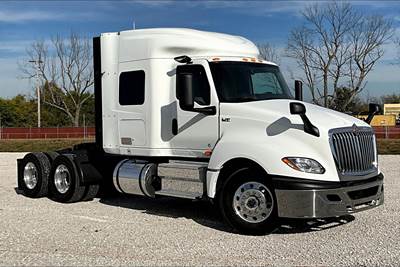 International LT625 Sleeper Semi Truck - 56" Hi Rise Sleeper, Cummins 400HP, 12 Speed
