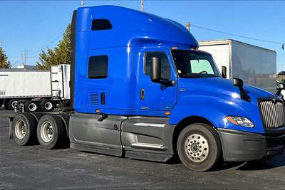 International LT625 Sleeper Semi Truck - 73" Raised Roof Sleeper, A26 450HP, 12 Speed
