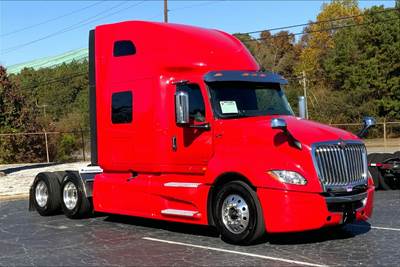 International LT625 Sleeper Semi Truck - 73" Raised Roof Sleeper, Cummins 400HP, 12 Speed